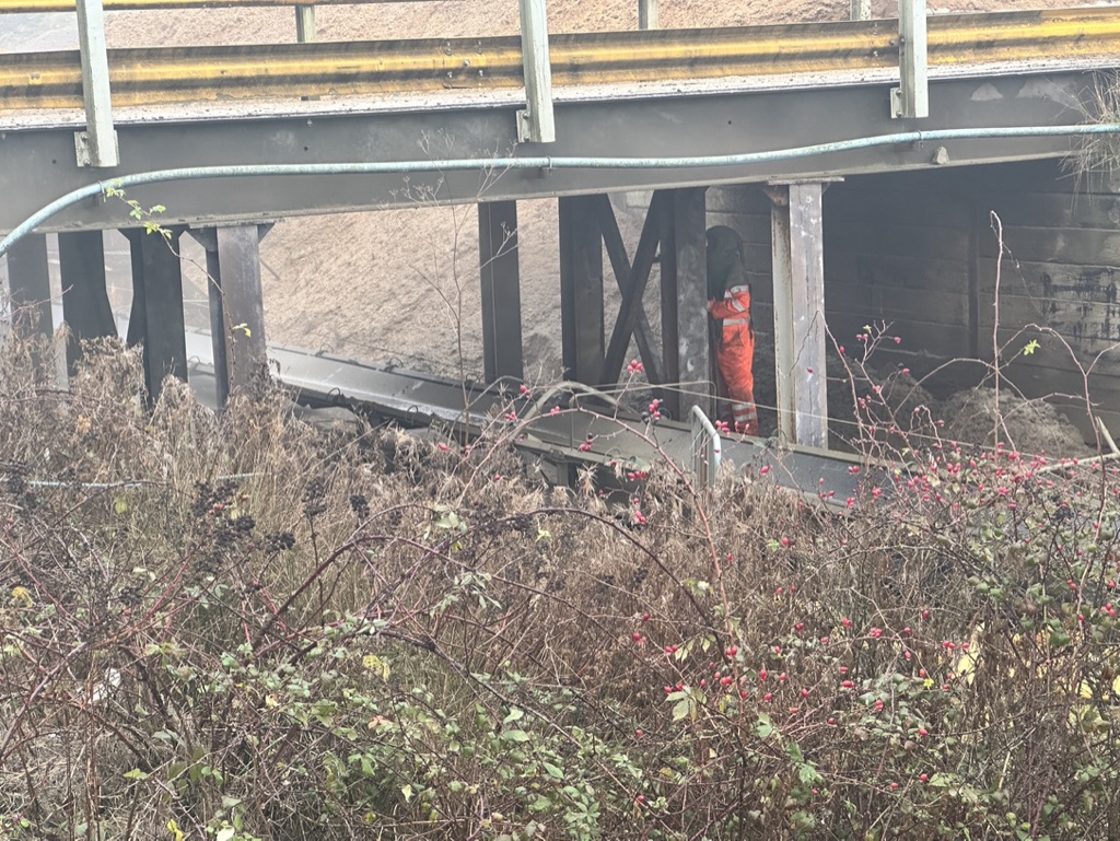blasting internal quarry bridge